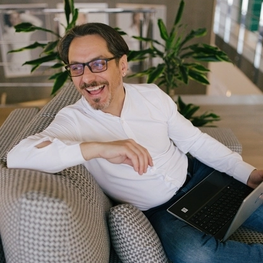 Дизайнер интерьера "Микеланджело Турко"